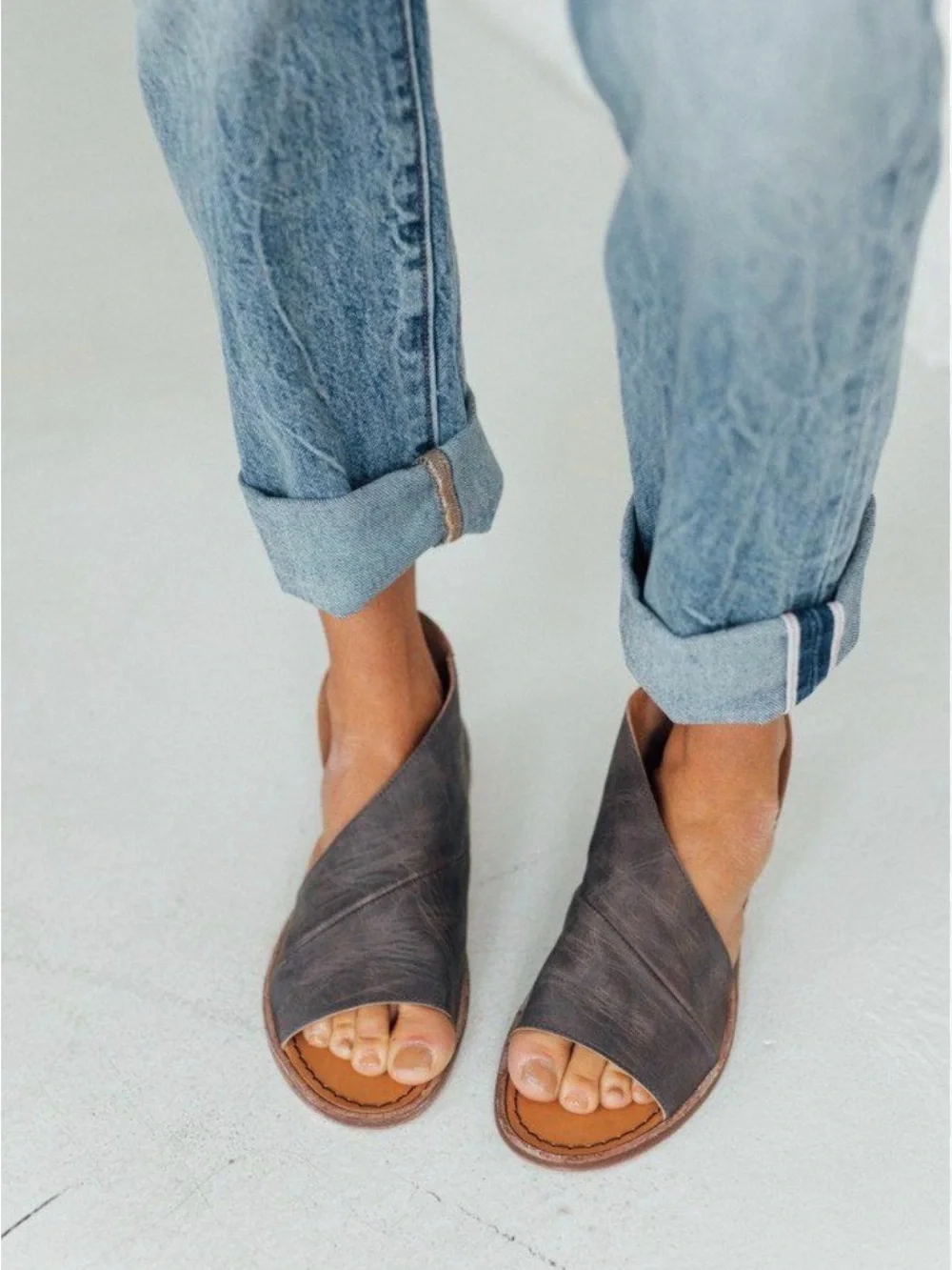 FREE PEOPLE Mont Blanc Asymmetrical Dark Grey Leather Sandal Size EU 35 US 5